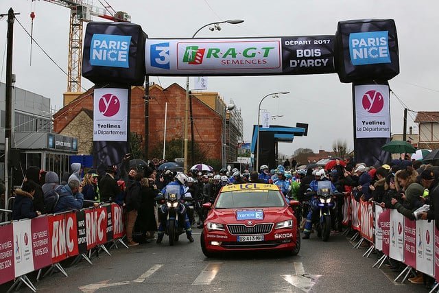 Départ de Paris-Nice 2017 : des sourires malgré la pluie - Yvelines Infos