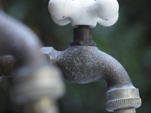 faucet-553340_960_720