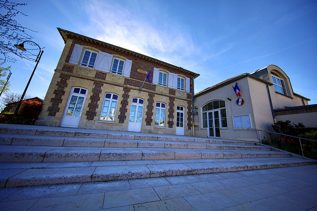 Mairie de Longnes - Photo : N.Duprey/CD78