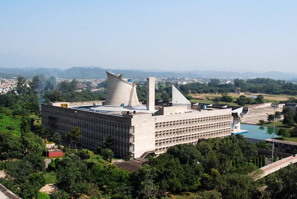 Bâtiment de l'Assemblée de Chandigarh © Wikipedia