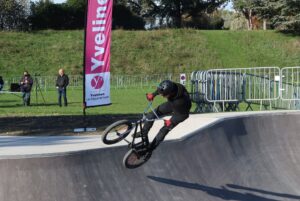 Le skatepark comprend trois aires sportives. CD78/Y.Fossey