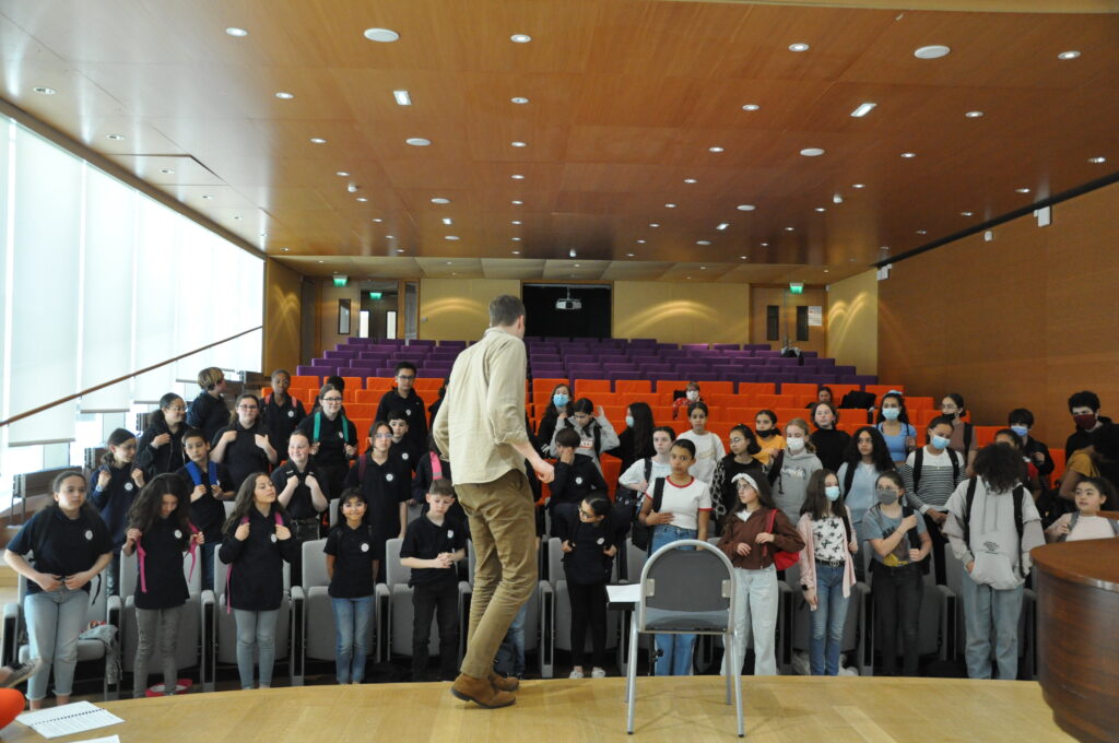 Le chœur interdépartemental 78/92 en pleine répétition © CD78/C.BRINGUIER