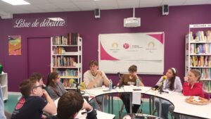 Alex et Kylian Portal rencontrent les élèves du collège Lamartine de Houilles, pour la journée "Parascolympique" organisée le 22 décembre par le Département et l'Institut de Santé Parasport Connecté (ISPC). ©Sandrine Gayet/CD78