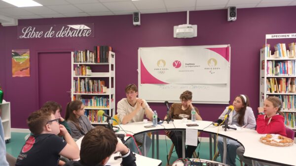 Alex et Kylian Portal rencontrent les élèves du collège Lamartine de Houilles, pour la journée "Parascolympique" organisée le 22 décembre par le Département et l'Institut de Santé Parasport Connecté (ISPC). ©Sandrine Gayet/CD78