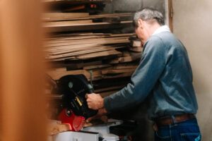 Madwood est un atelier d’ébénisterie qui fabrique sur mesure vos meubles et aménagements en bois. ©Nicolas Dubois