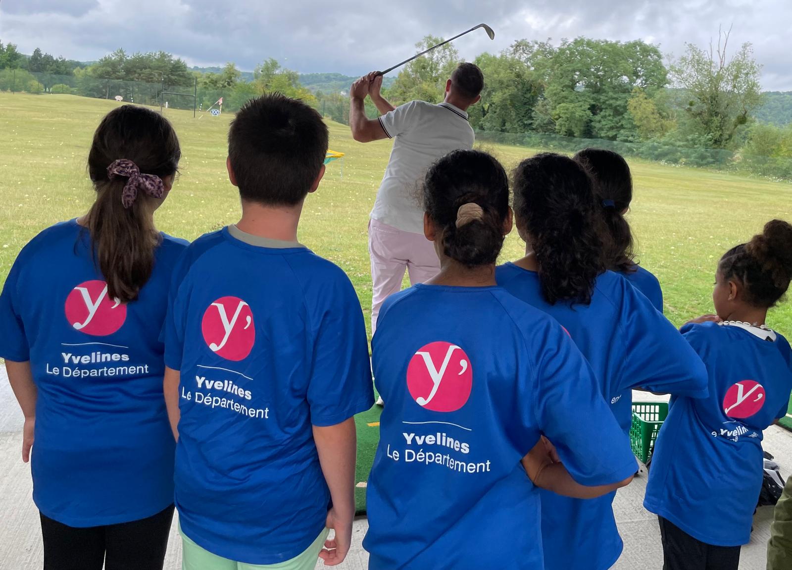 Quelques parties de golf ont été proposées aux enfants présents dans le cadre d'Yvelines Loisirs. ©CD78