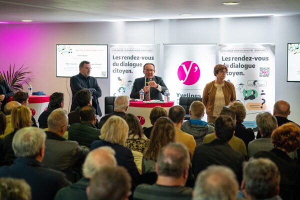 A Verneuil-sur-Seine, les habitants participent activement au dialogue citoyenavec le Département