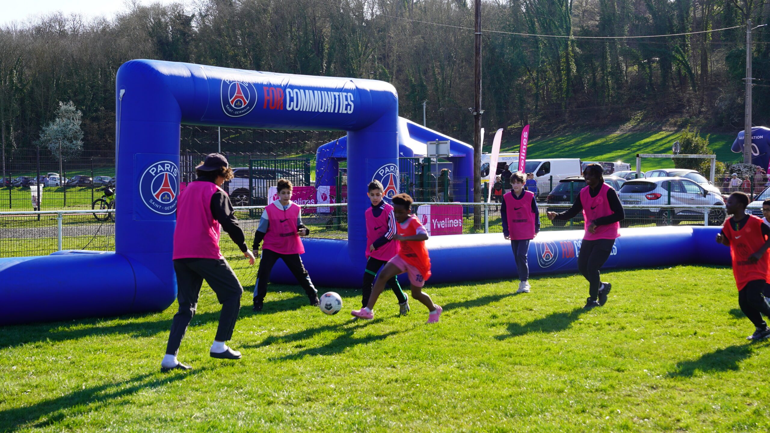 C’est aux prochaines vacances de printemps que se tiendront les trois autres Villages Fondation PSG de la saison. ©CD78